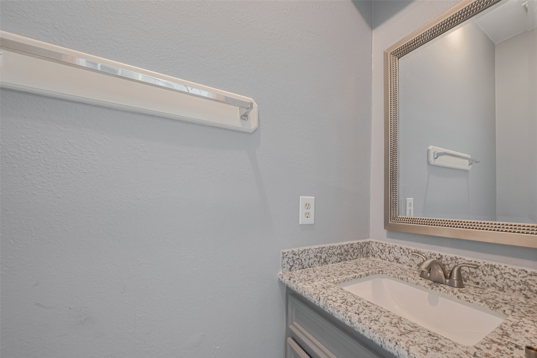 5210 Holly View Drive Houston, TX 77091 - Photo 15 of 31 Half bath located in hallway.