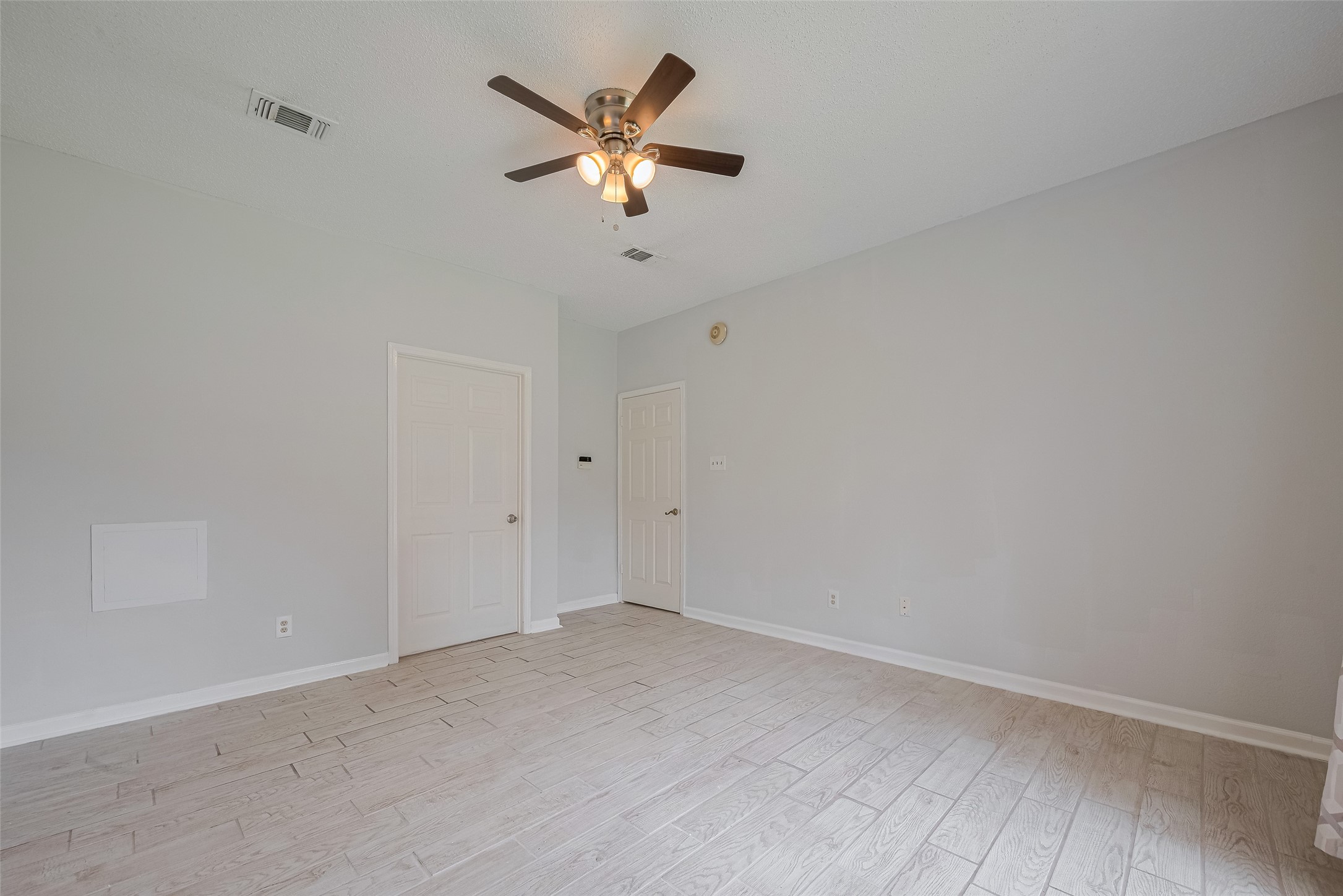5210 Holly View Drive Houston, TX 77091 - Photo 17 of 31 Another view of primary bedroom.