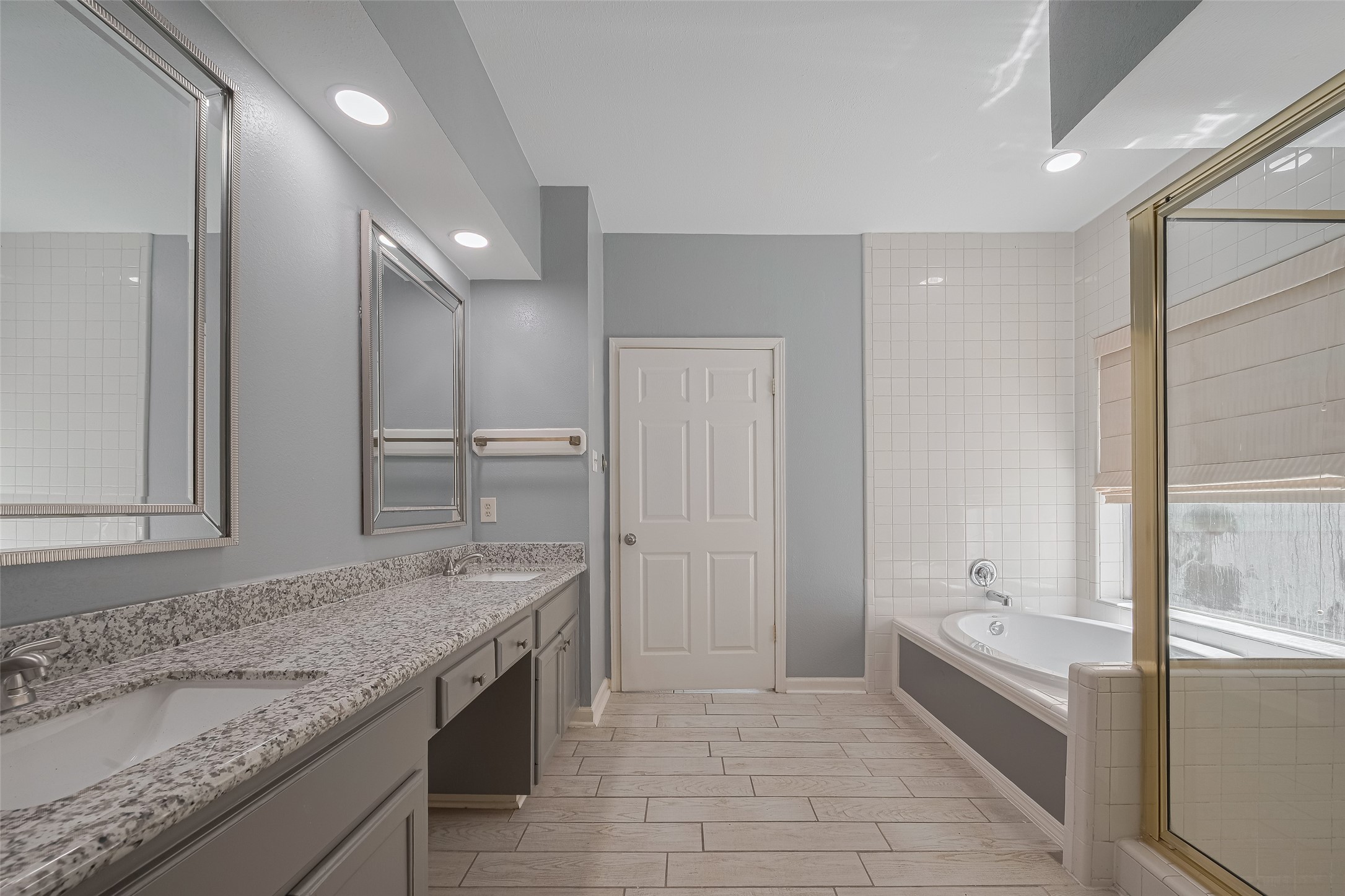 5210 Holly View Drive Houston, TX 77091 - Photo 19 of 31 Another view of primary bath.