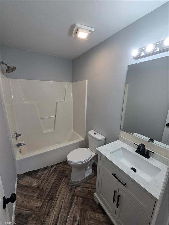 627 Kenneth Road Greensboro, NC 27455 - Photo 9 of 24 Gallery Image 9