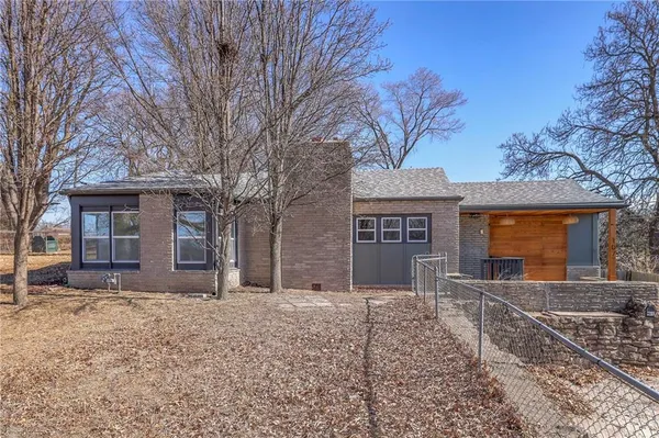 107 South Claremont Avenue, Independence, MO 64054