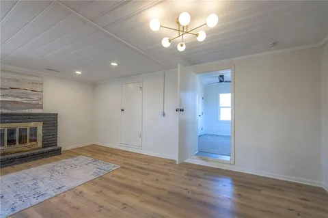 $199,900 | 107 South Claremont Avenue, Independence, MO 64054