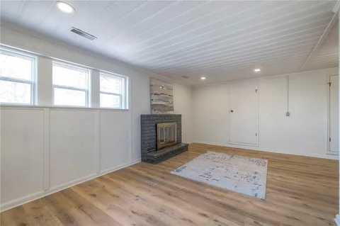 $199,900 | 107 South Claremont Avenue, Independence, MO 64054