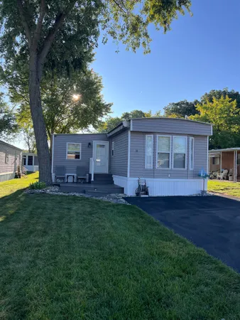 $185,000 | 215 Ln 101A Hamilton Lake, Hamilton, IN 46742