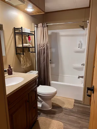 $185,000 | 215 Ln 101A Hamilton Lake, Hamilton, IN 46742