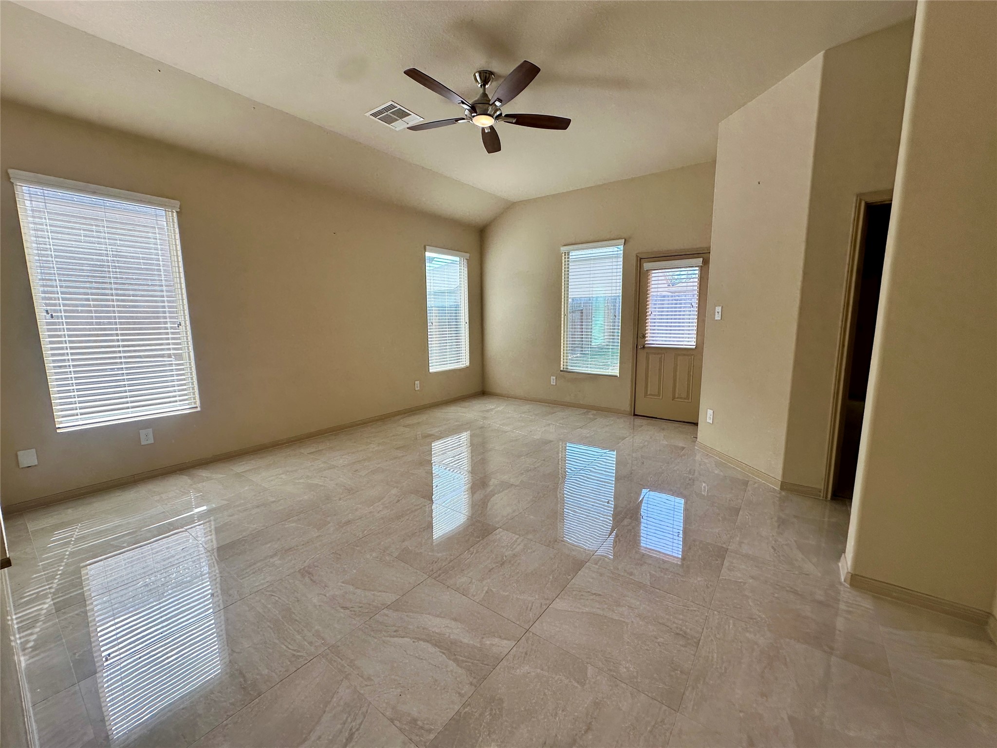 5415 Sunfall Bend Lane Katy, TX 77449 - Photo 7 of 23