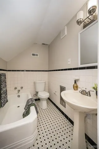 $400,000 | 7280 South Roland Boulevard, Pasadena Hills, MO 63121