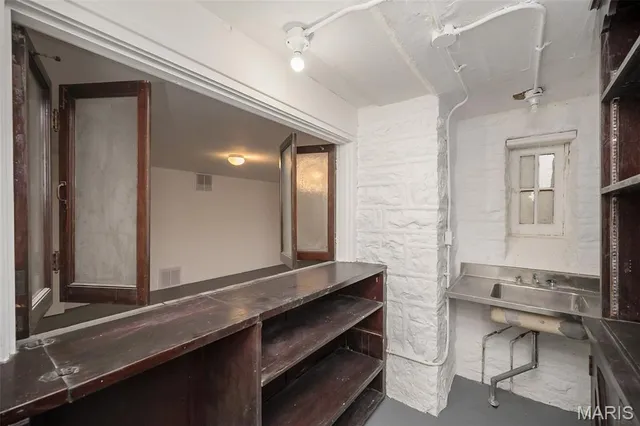 $400,000 | 7280 South Roland Boulevard, Pasadena Hills, MO 63121