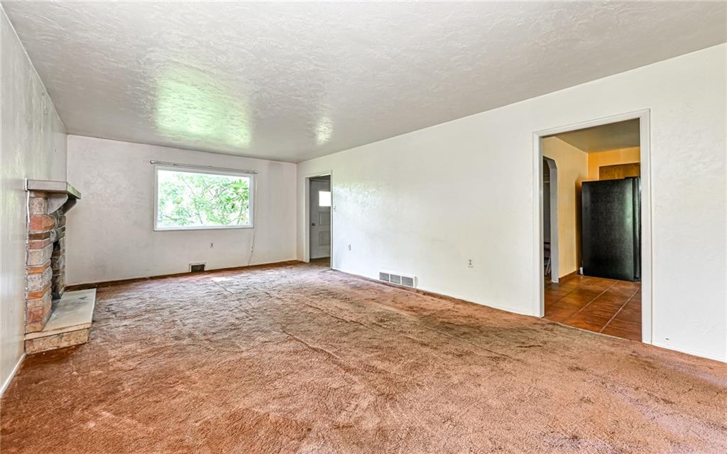 184 Mt Pleasant Road Warrendale, PA 15086 - Photo 8 of 27