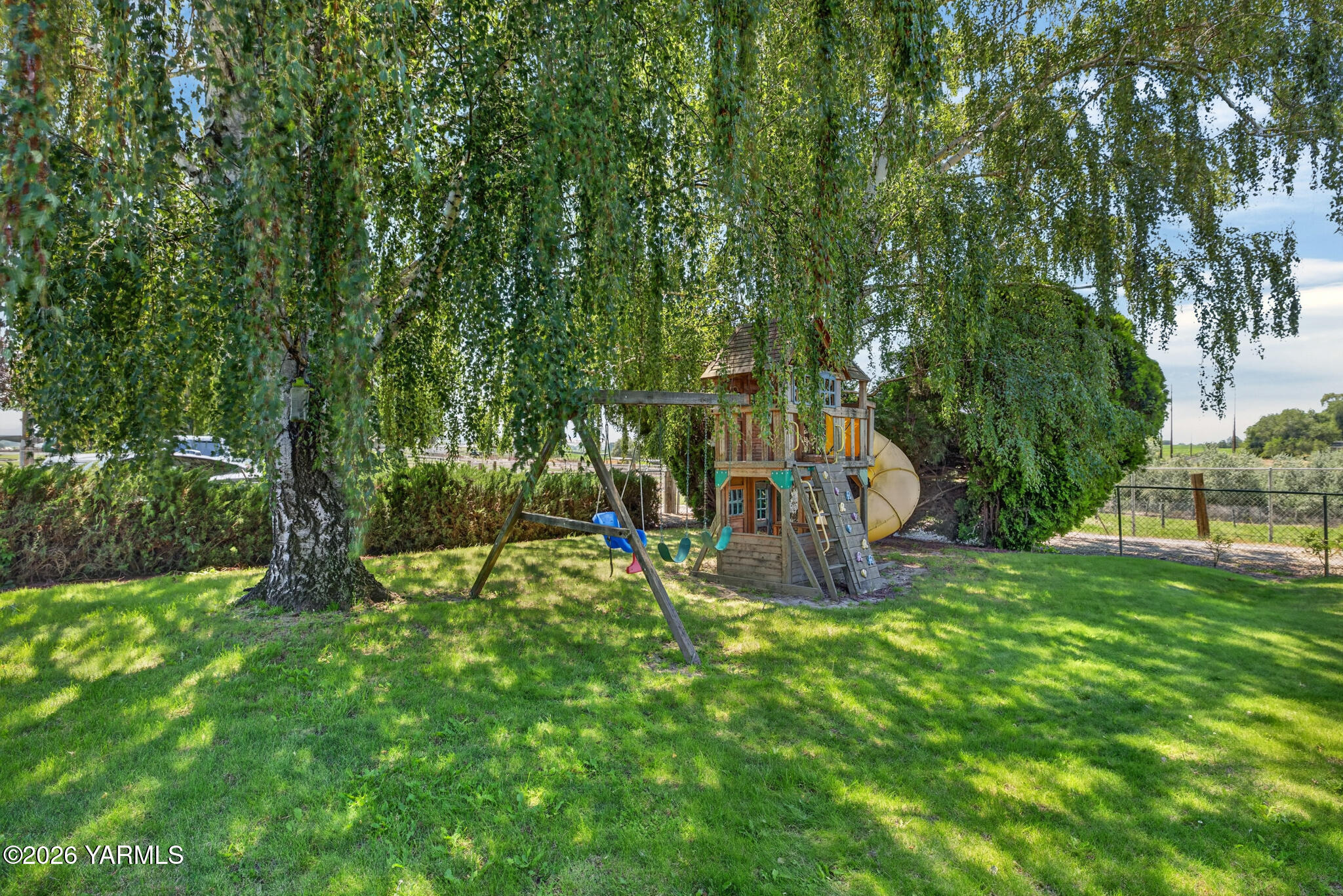 2281 Gurley Road Granger, WA 98932 - Photo 39 of 41 38 Front Yard
