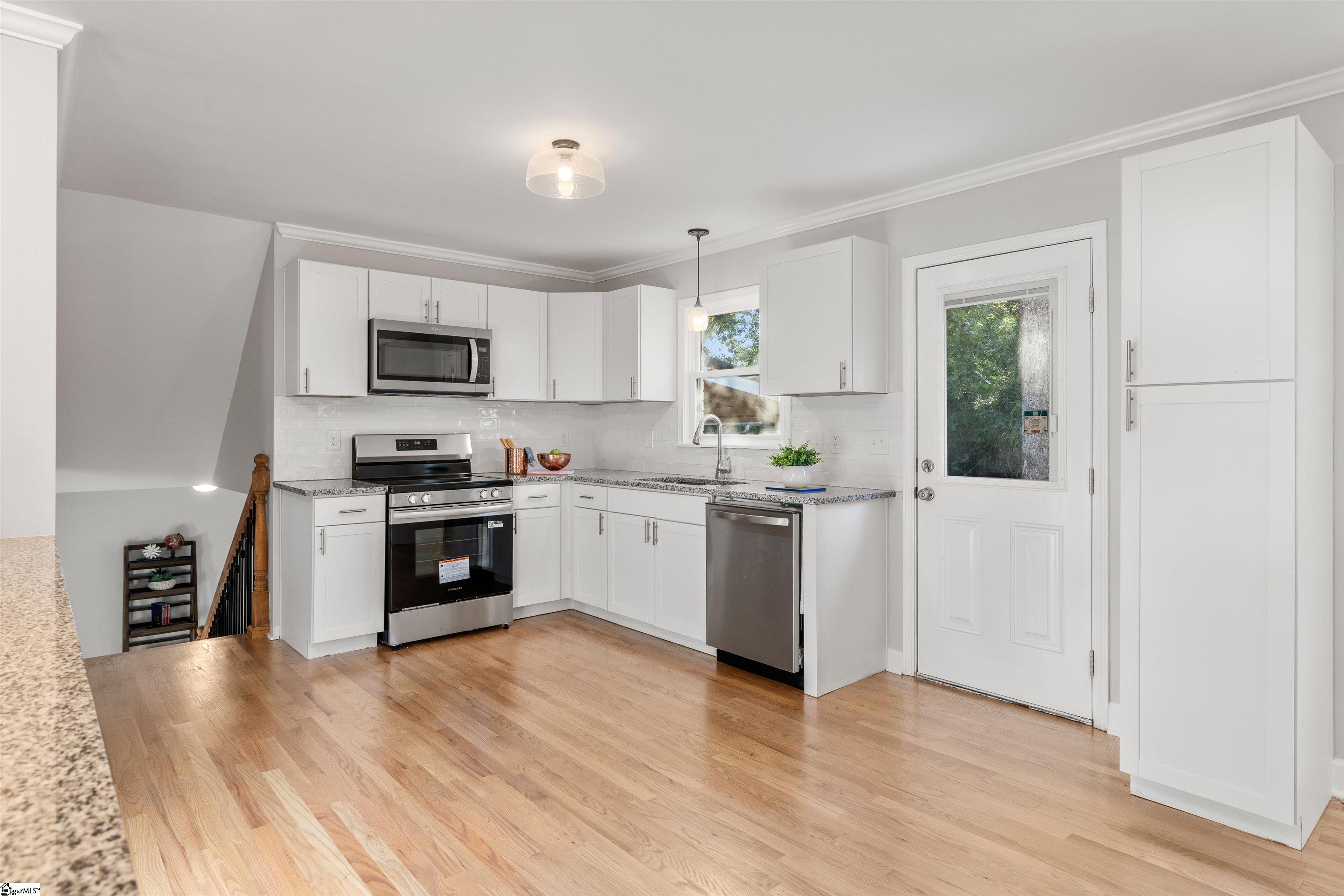 127 Waddell Road Greenville, SC 29609 - Photo 11 of 46 Gallery Image 11