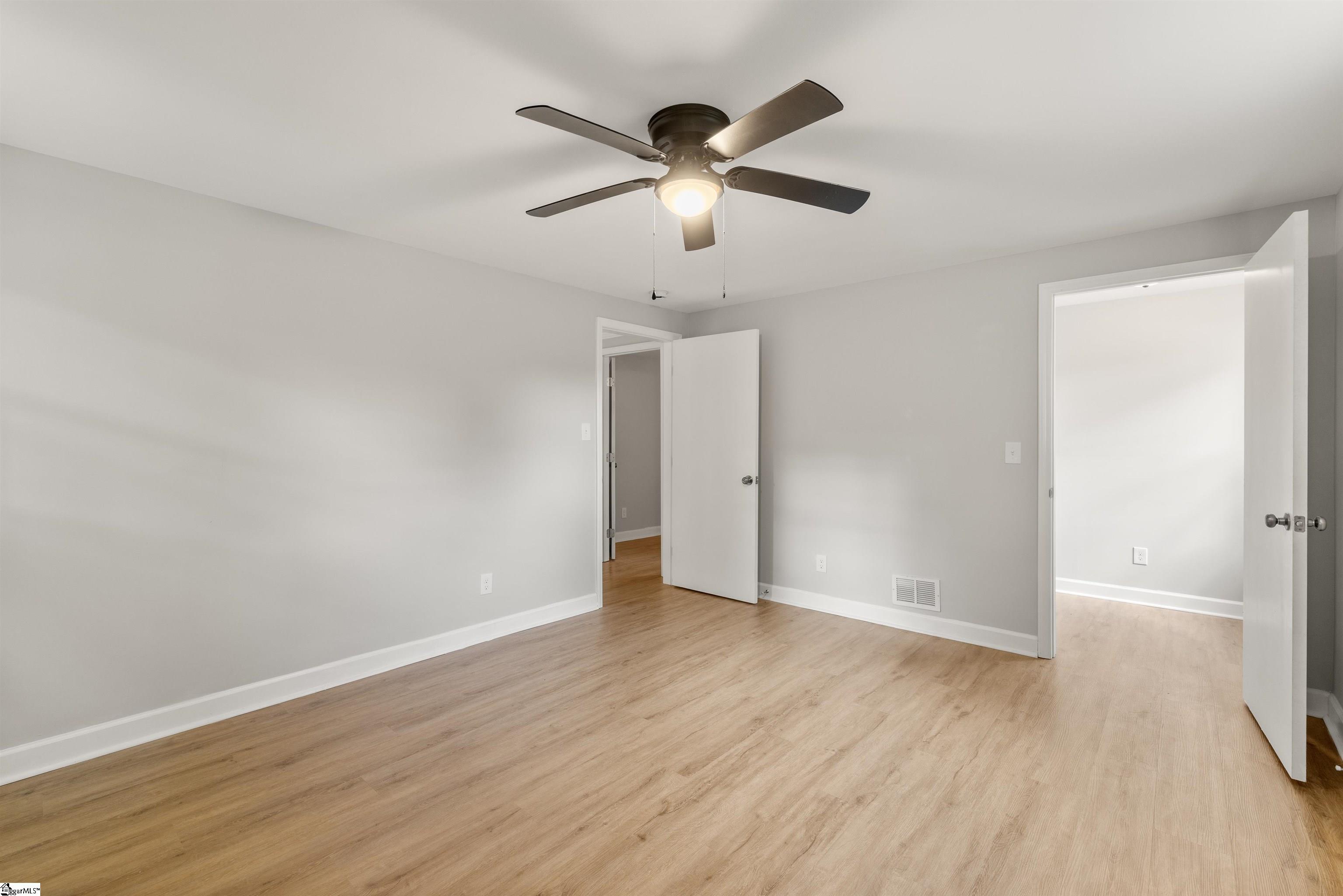 127 Waddell Road Greenville, SC 29609 - Photo 28 of 46 Gallery Image 28