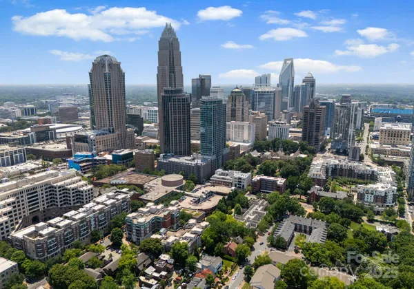 a picture of city view