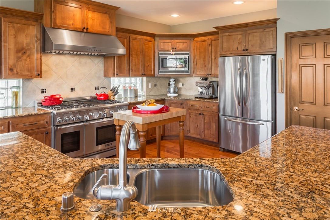18967 84th Place Northeast Bothell, WA 98011 - Photo 6 of 25