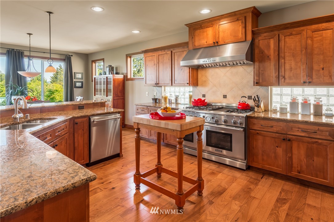 18967 84th Place Northeast Bothell, WA 98011 - Photo 7 of 25