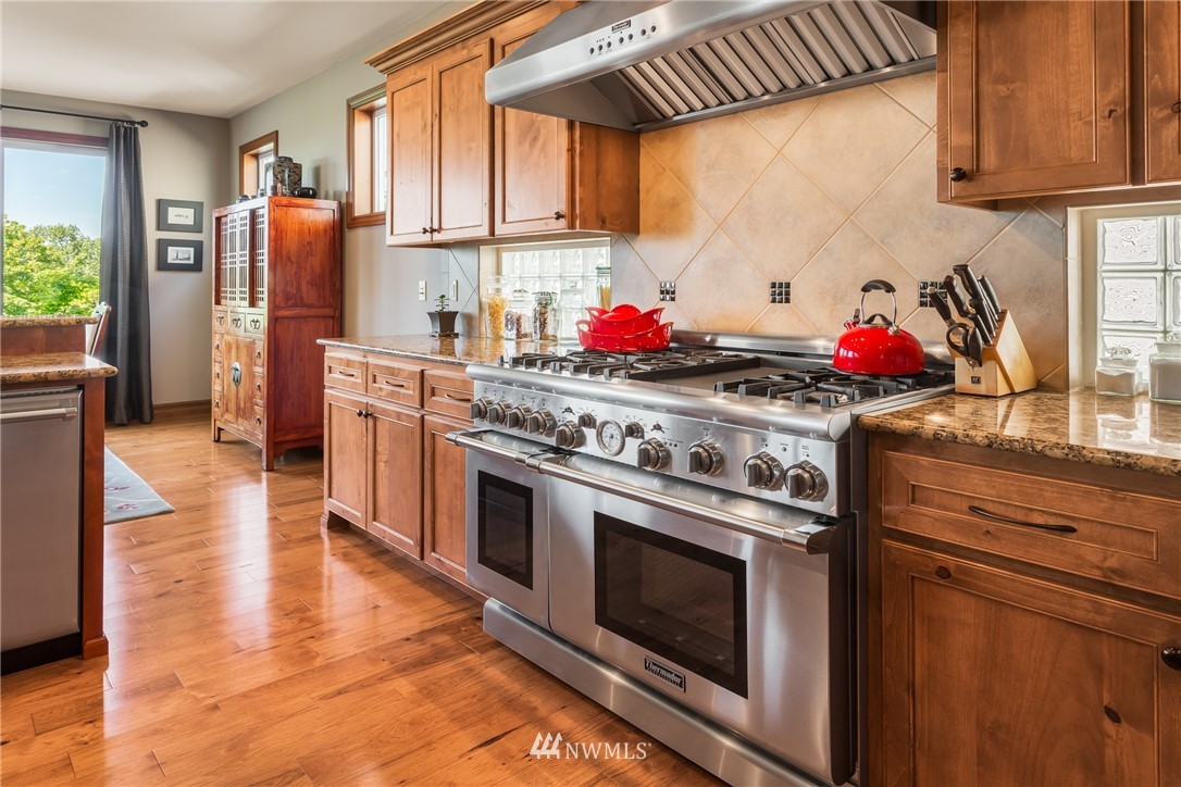 18967 84th Place Northeast Bothell, WA 98011 - Photo 8 of 25