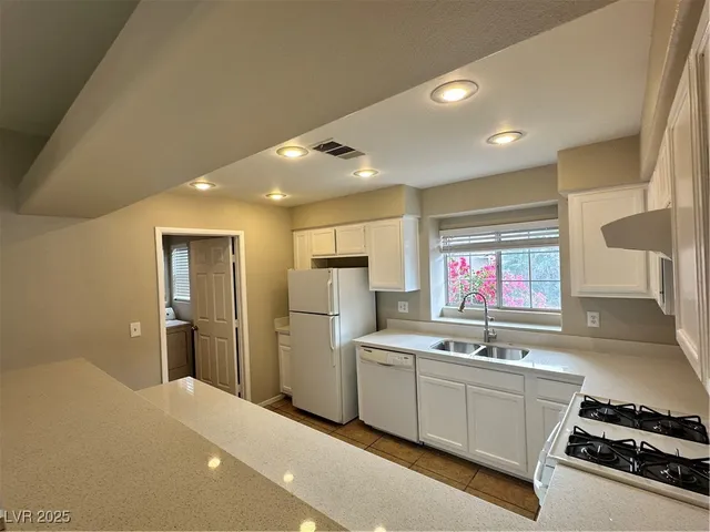 $1,995 | 9264 Apache Springs Drive, Las Vegas, NV 89117