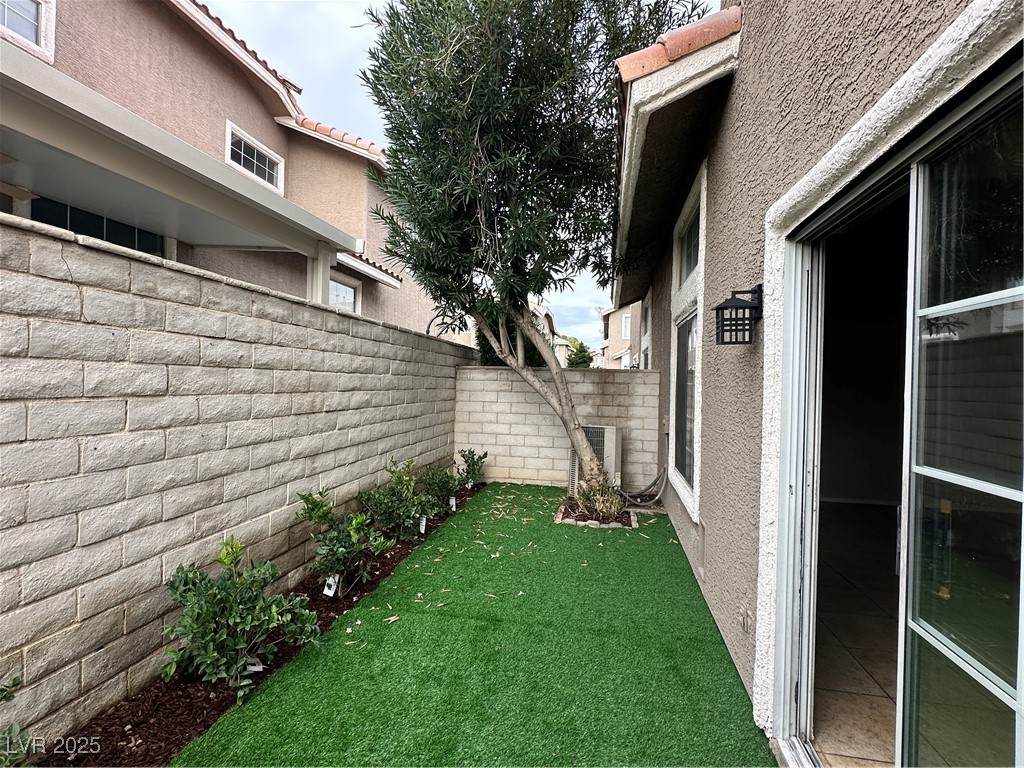 9264 Apache Springs Drive Las Vegas, NV 89117 - Photo 33 of 53