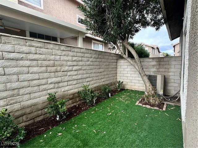 $1,995 | 9264 Apache Springs Drive, Las Vegas, NV 89117