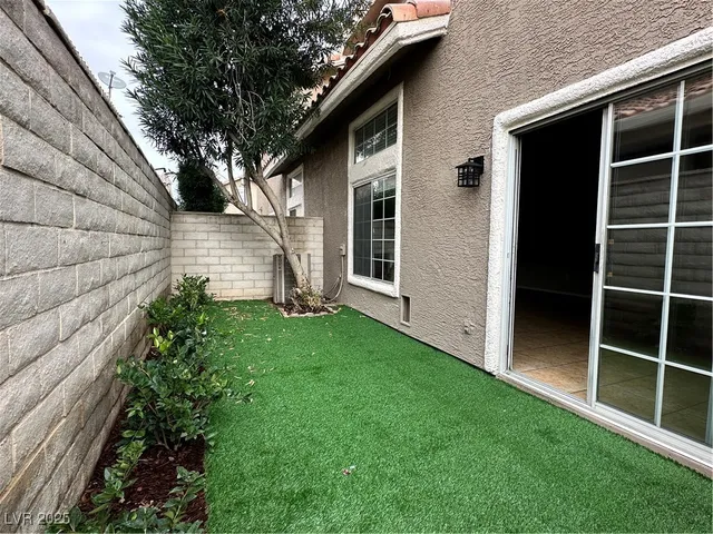 $1,995 | 9264 Apache Springs Drive, Las Vegas, NV 89117