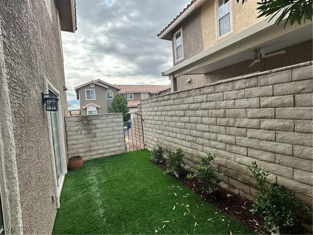 $1,995 | 9264 Apache Springs Drive, Las Vegas, NV 89117