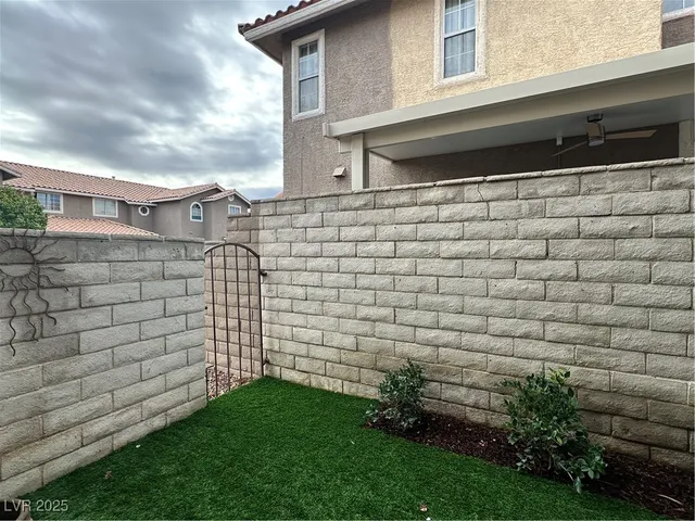 $1,995 | 9264 Apache Springs Drive, Las Vegas, NV 89117