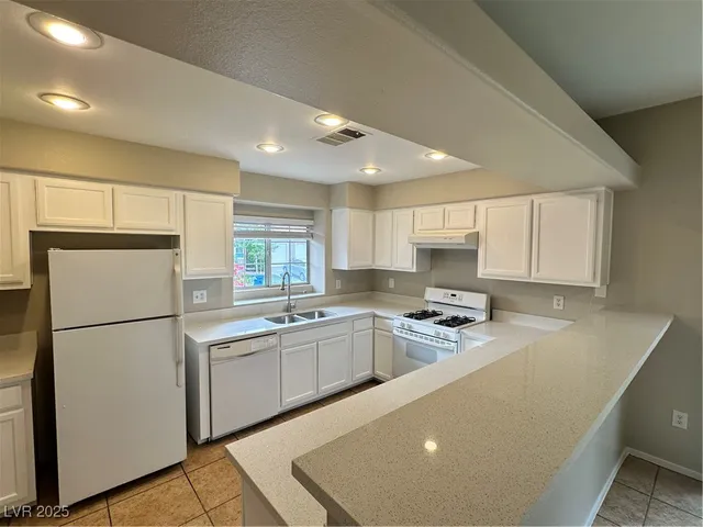 $1,995 | 9264 Apache Springs Drive, Las Vegas, NV 89117