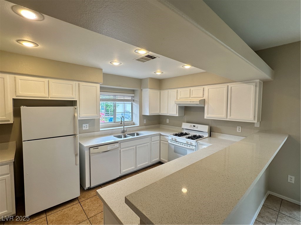 9264 Apache Springs Drive Las Vegas, NV 89117 - Photo 10 of 53