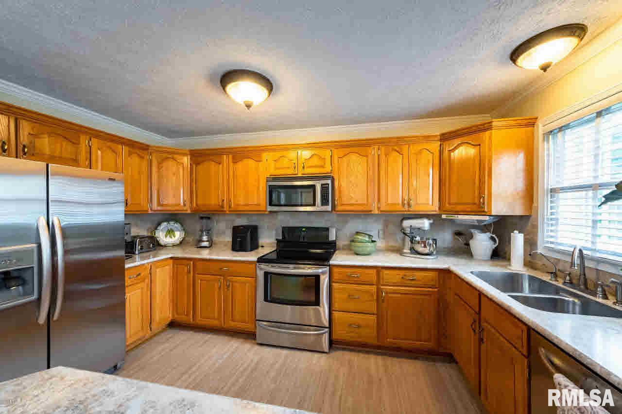 1803 Reveille Road Marion, IL 62959 - Photo 12 of 37 Gallery Image 12