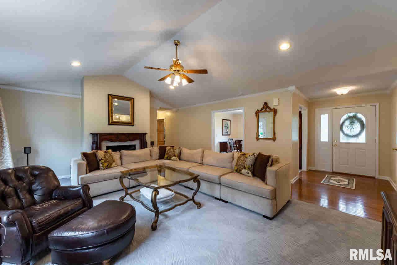 1803 Reveille Road Marion, IL 62959 - Photo 7 of 37 Gallery Image 7