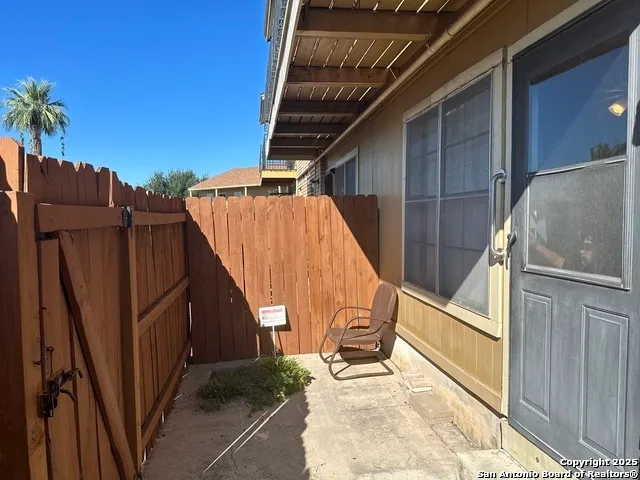 $675 | 911 Vance Jackson Road, Unit 104J, San Antonio, TX 78201