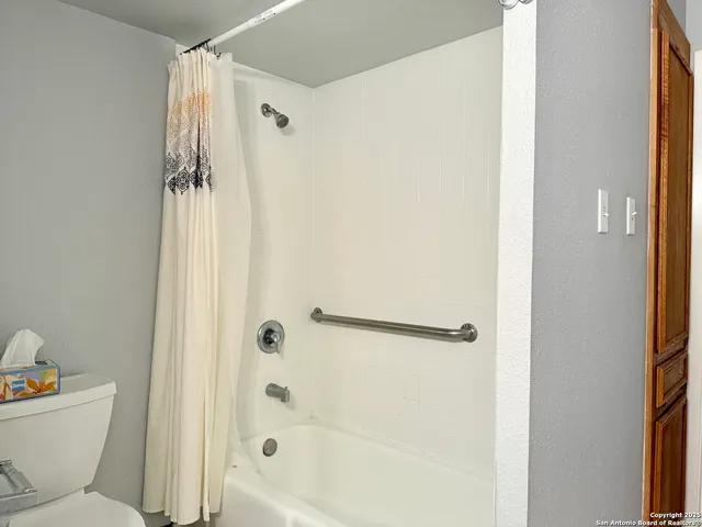 $675 | 911 Vance Jackson Road, Unit 104J, San Antonio, TX 78201