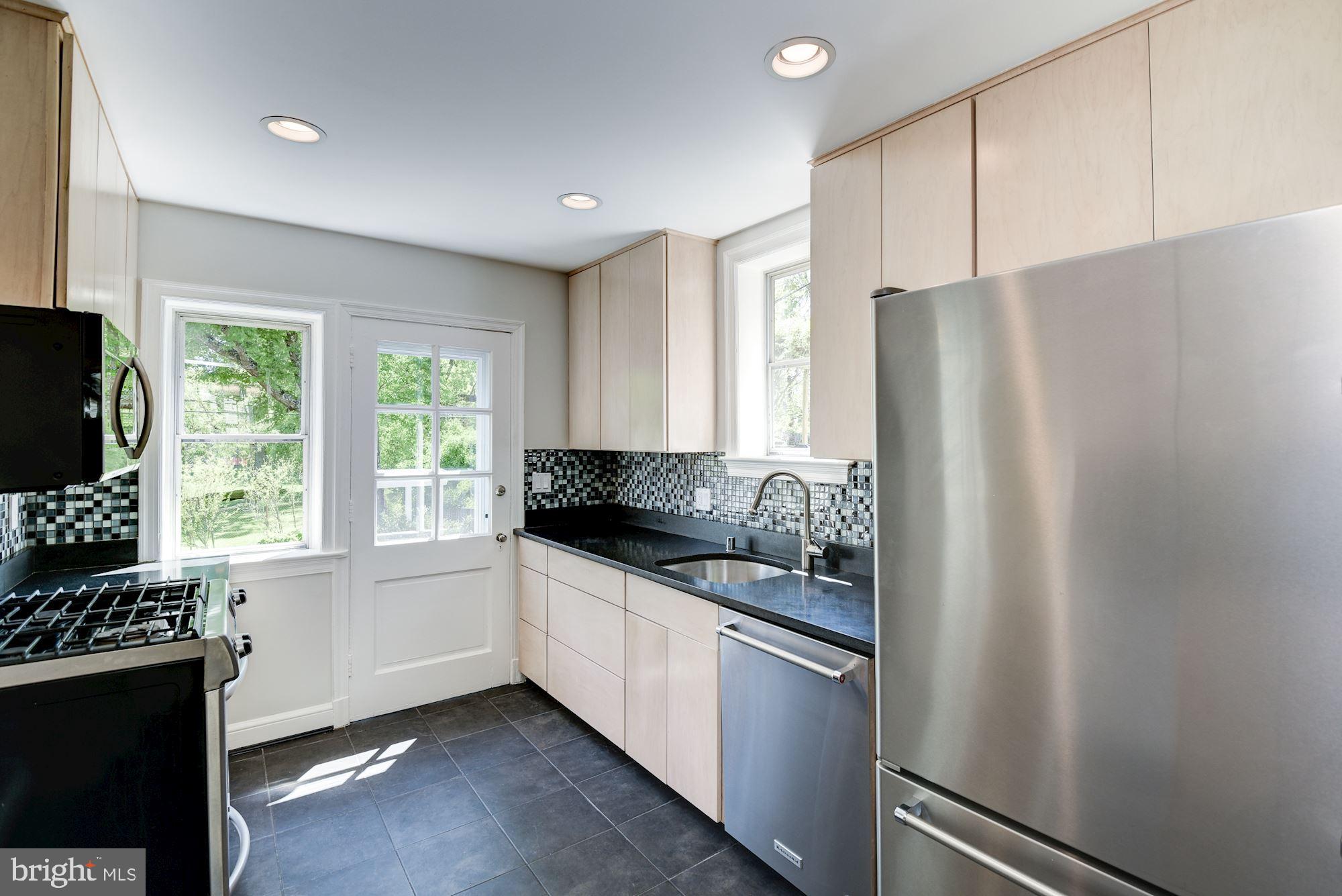 2836 Rittenhouse Street Northwest Washington, DC 20015 - Photo 15 of 33