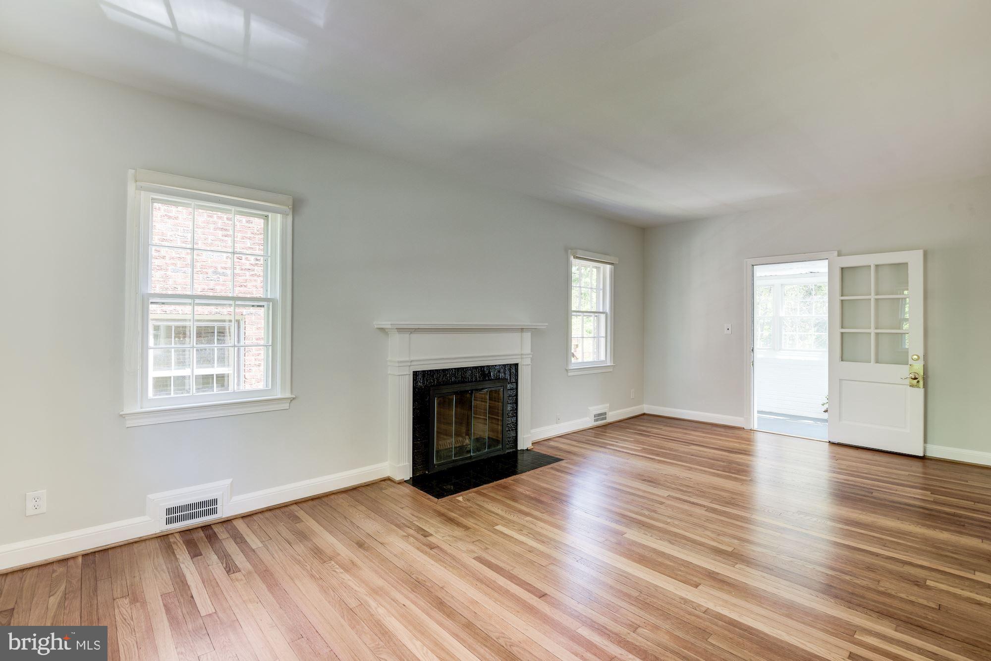 2836 Rittenhouse Street Northwest Washington, DC 20015 - Photo 8 of 33