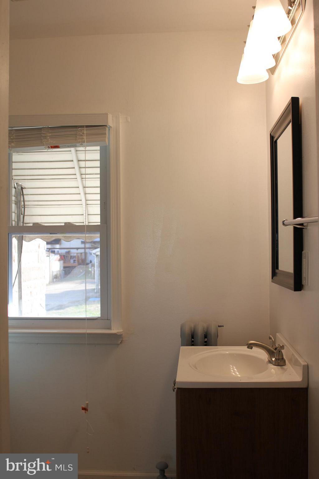 257 Colgate Avenue Baltimore, MD 21222 - Photo 8 of 15 Gallery Image 8
