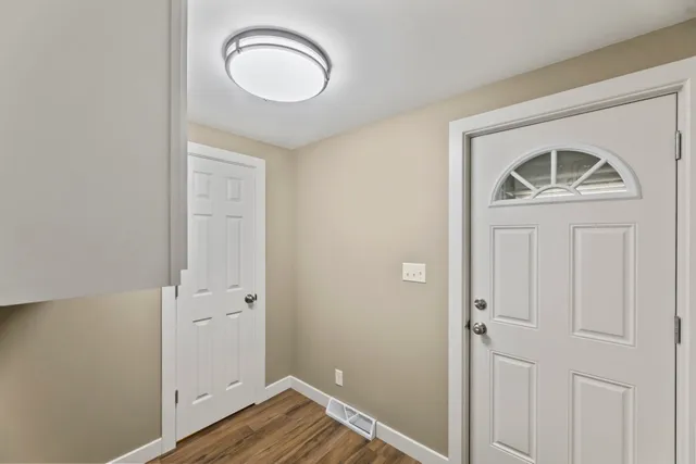 $550,000 | 711 Division Street, Delafield, WI 53018