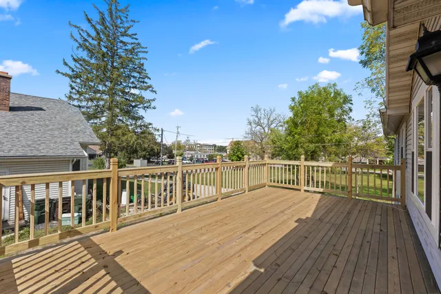 $550,000 | 711 Division Street, Delafield, WI 53018