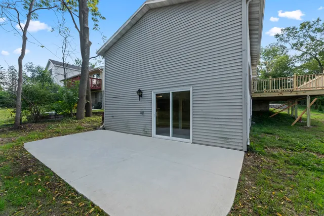 $550,000 | 711 Division Street, Delafield, WI 53018