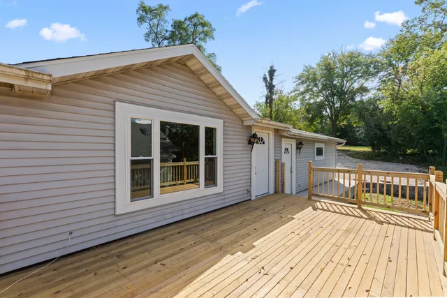 $550,000 | 711 Division Street, Delafield, WI 53018