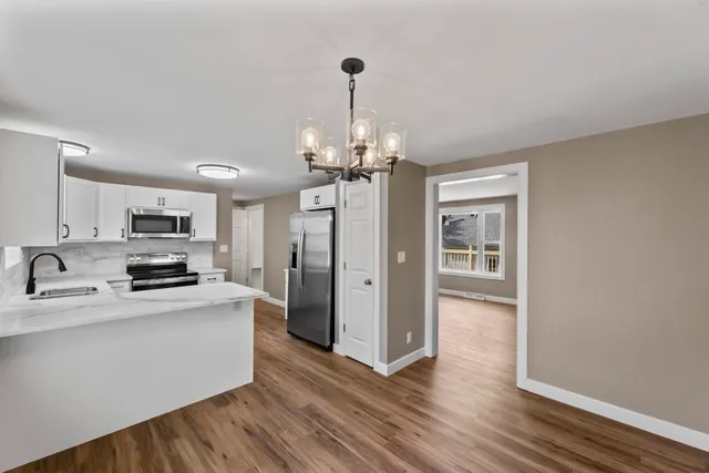 $550,000 | 711 Division Street, Delafield, WI 53018