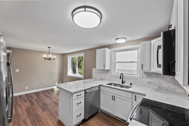 $550,000 | 711 Division Street, Delafield, WI 53018