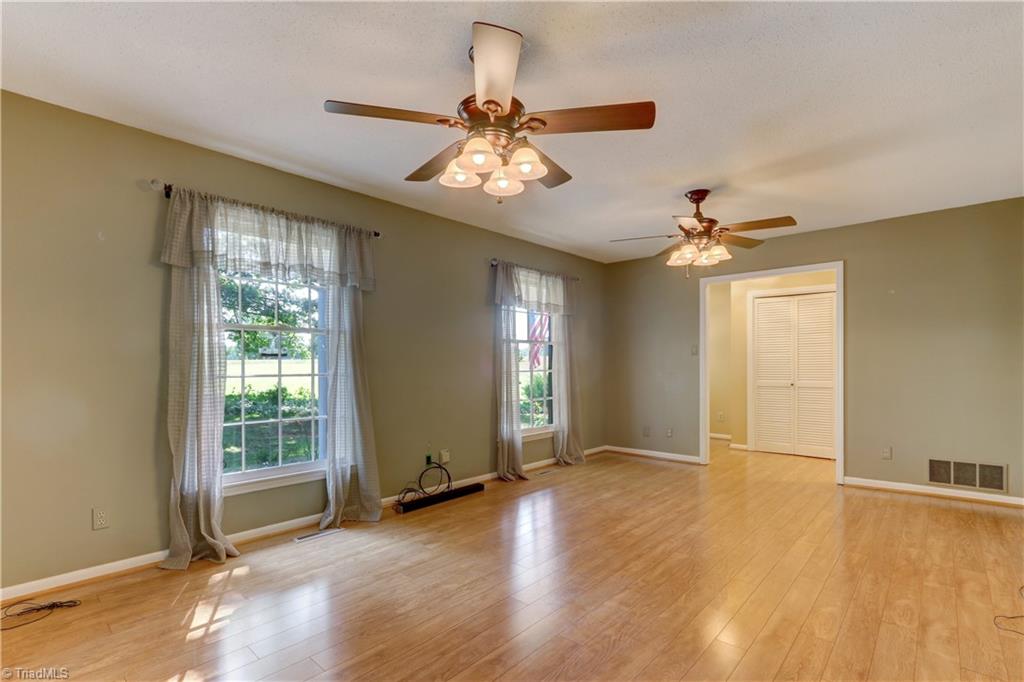 154 Sigmon Road Pelham, NC 27311 - Photo 12 of 43 Living room