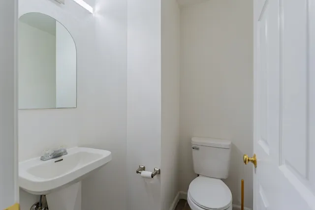 $2,200 | 208 Castlewood Drive, Unit 208, Bloomfield, CT 06002