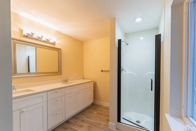 $2,200 | 208 Castlewood Drive, Unit 208, Bloomfield, CT 06002