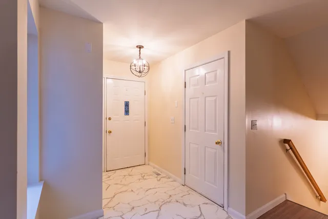 $2,200 | 208 Castlewood Drive, Unit 208, Bloomfield, CT 06002