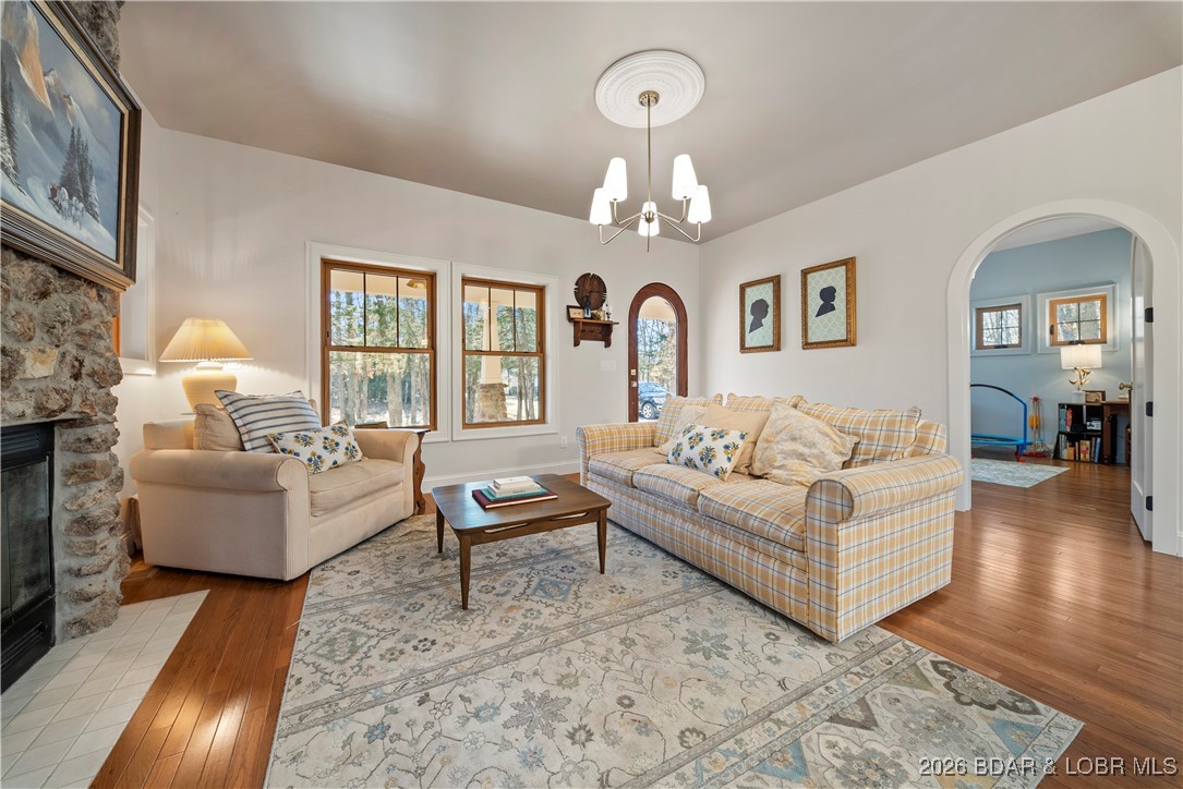 21255 Lark Road Lebanon, MO 65536 - Photo 11 of 75 Living Room