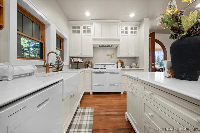 $973,000 | 21255 Lark Road, Lebanon, MO 65536