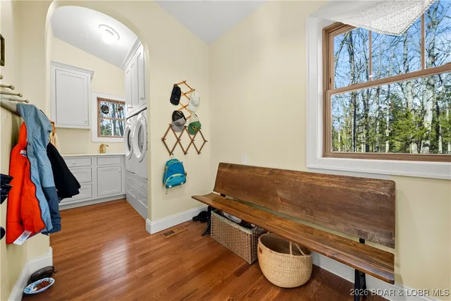 $973,000 | 21255 Lark Road, Lebanon, MO 65536