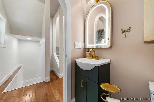 $973,000 | 21255 Lark Road, Lebanon, MO 65536