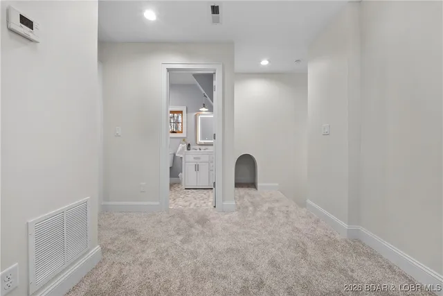 $973,000 | 21255 Lark Road, Lebanon, MO 65536